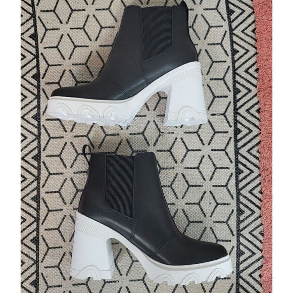 Sorel Brex Leather Chelsea Ankle Boots in Black/White, sz 6.5 - Picture 8 of 15